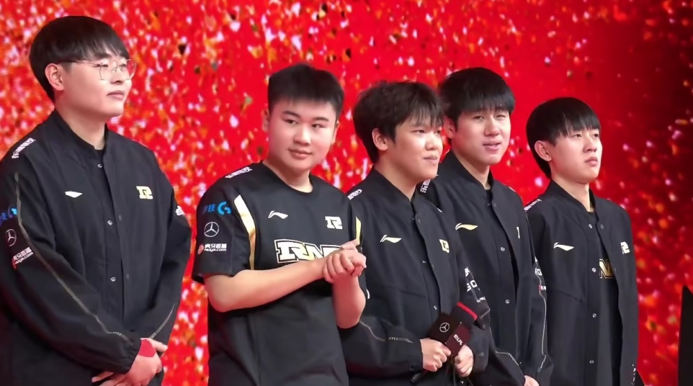 在社交媒体 在社交媒体