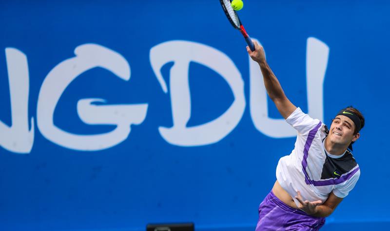 年轻人逐步 年轻人逐步