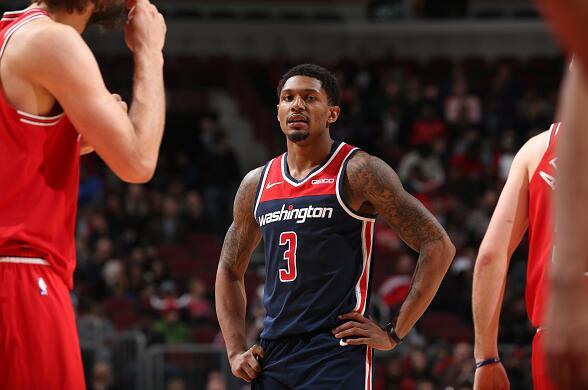 沉着冷静的 沉着冷静的