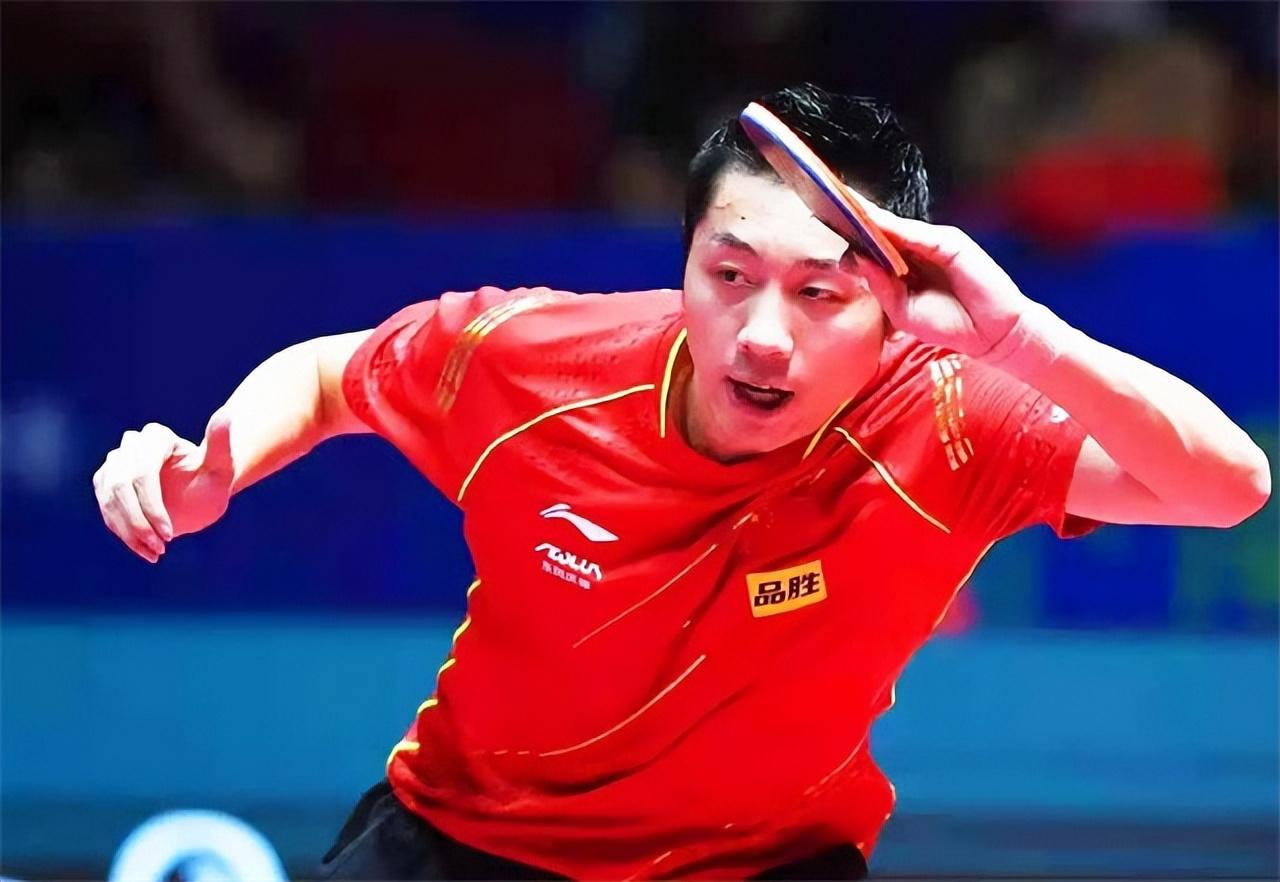 打羽毛球时 打羽毛球时